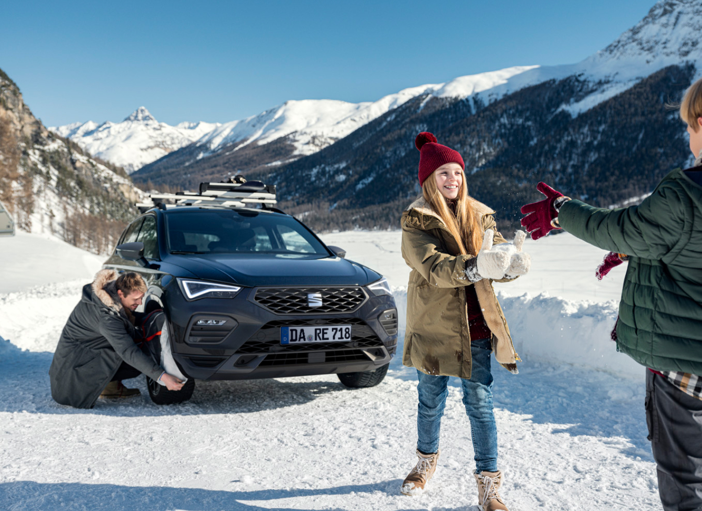 SEAT Arona Einstiegsbereich Fahrerseite mit Einstiegsleiste in gebürstetem Aluminium